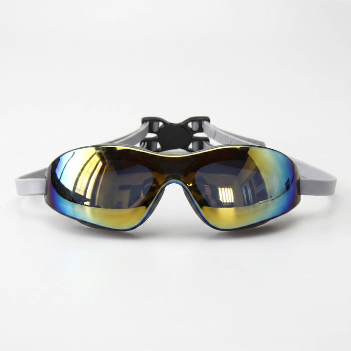 Comfortable unisex mirrored swim goggles, perfect for clear vision & glare protection in aquatic sports.