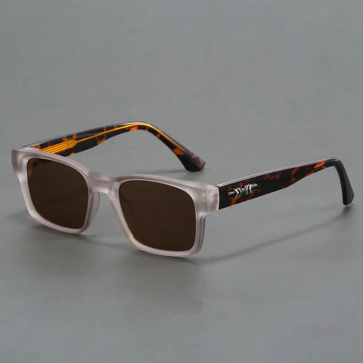 Stylish unisex square frame sunglasses, modern design, excellent UV protection. Lightweight eyewear.