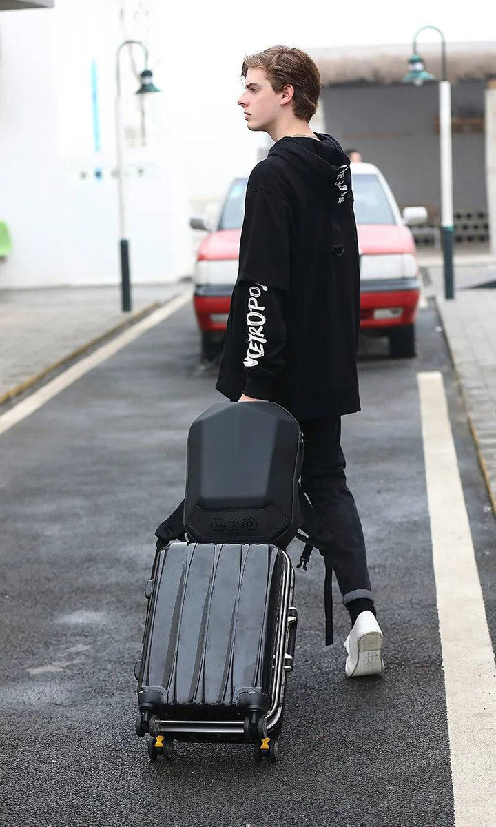 Unisex travel bag with discreetly integrated music box technology, ideal for outdoor enthusiasts.