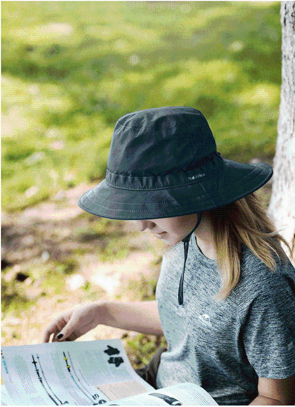 Unisex outdoor sun protection hiking hat, wide brim for effective shade during mountaineering & camping.
