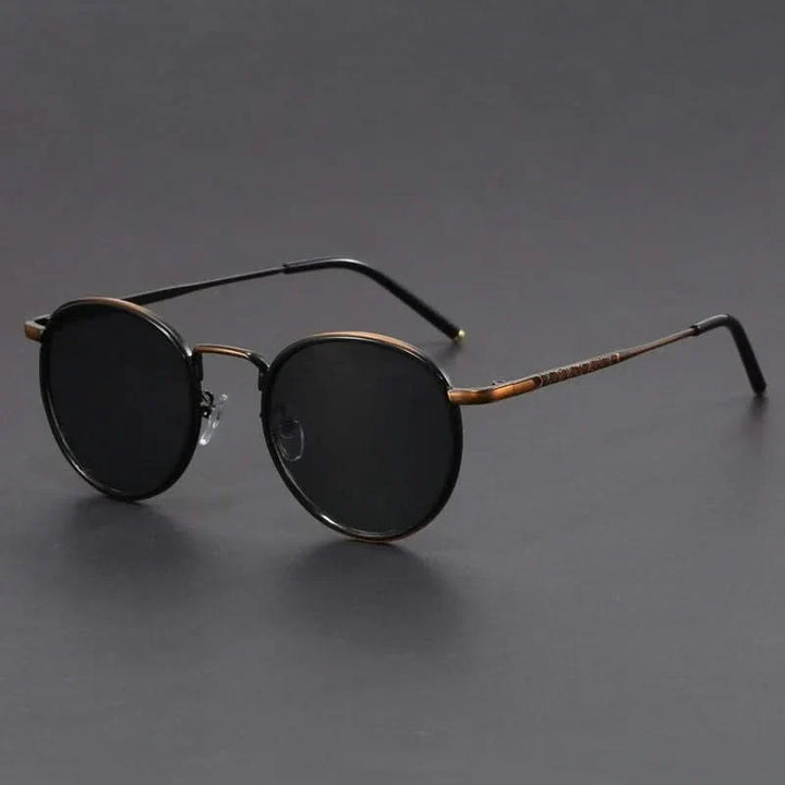 Unisex sleek metal aviator sunglasses offering ultimate UV eye protection.