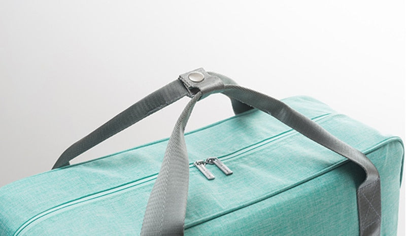 Easy-to-maneuver, lightweight unisex carry-on bag for effortless overhead compartment storage & travel.