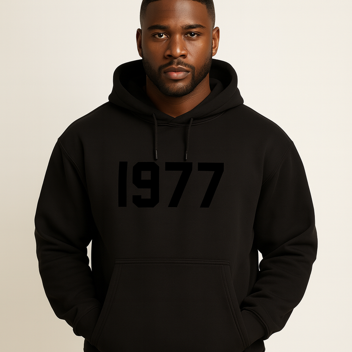 Chase raglan sleeve hoodie, unisex, with an iconic 1977 retro print for urban fashion.