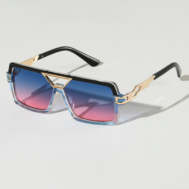 Contemporary silver metal frame unisex sunglasses, ensuring advanced UV400 vision protection.