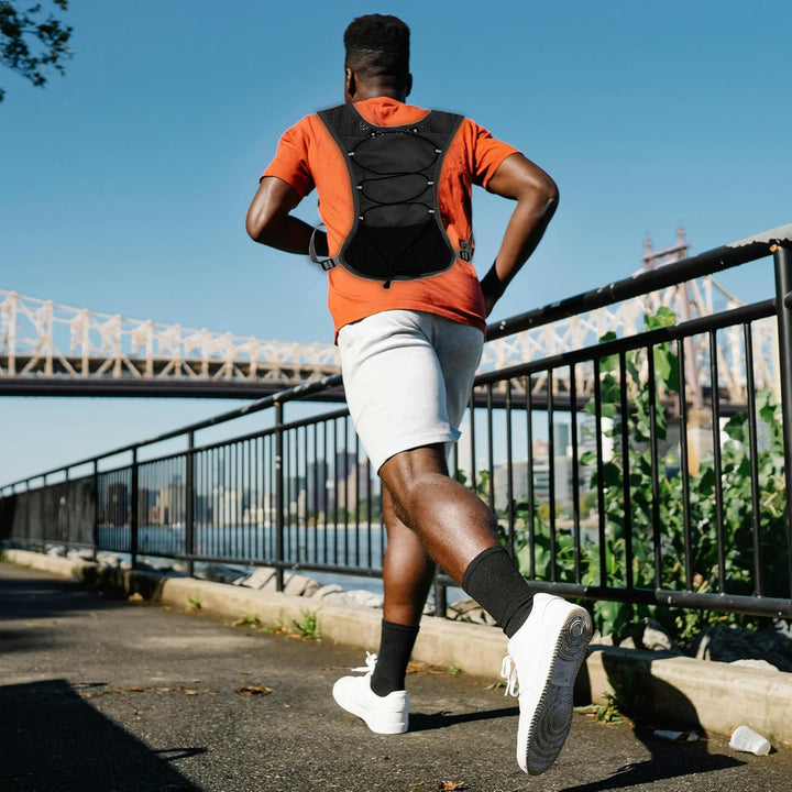Ultra-light running vest, 2L water bladder, essential for fitness & marathon training.