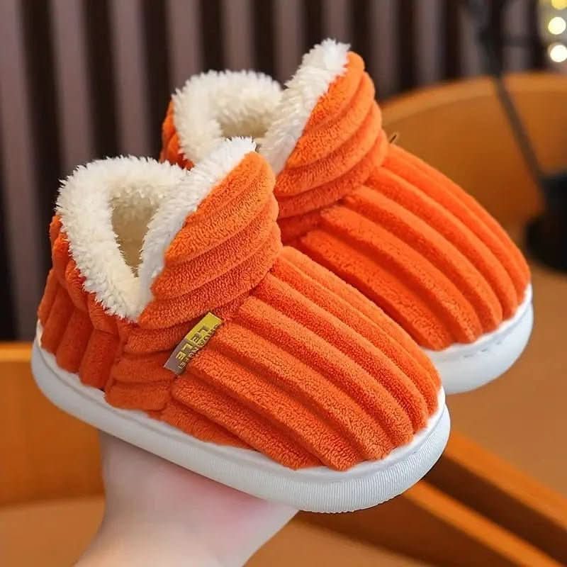 Easy-care unisex thermal slippers, great for lounge wear & warm winter feet.