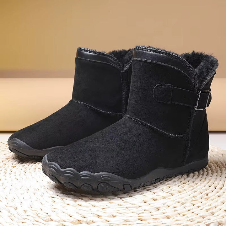 Premium warm winter barefoot boots featuring flexible sole & roomy toe for natural movement.