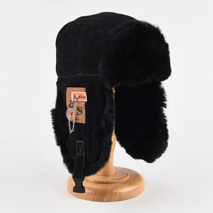 Stylish faux fur lined trapper hat for men & women, ideal for extreme cold, featuring adjustable chin strap.
