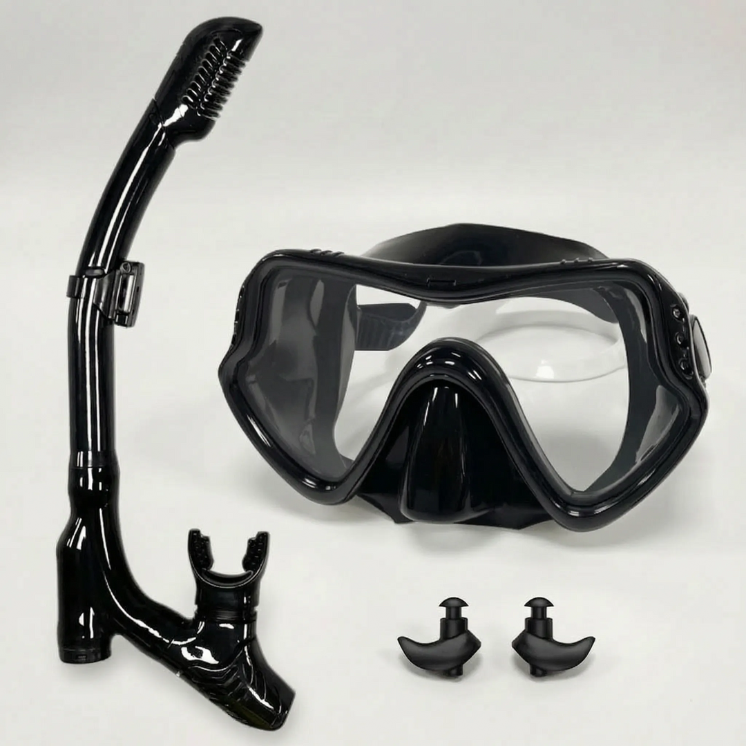 Unisex wide view diving mask, perfect for clear underwater snorkeling adventures and water sports.