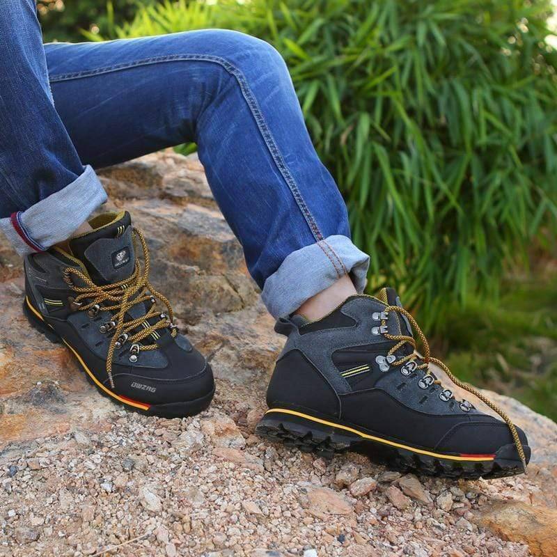 Waterproof unisex hiking shoes, ideal for cold weather mountain treks