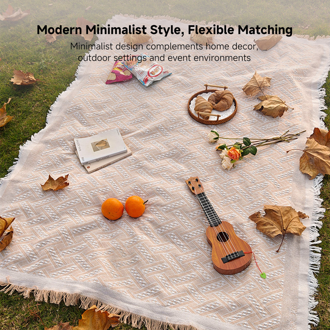 Camping gear: durable checkered picnic blanket, moisture resistant & easy to clean