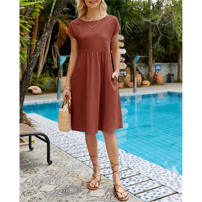 "Vestito midi estivo donna elegante poliestere, taglio largo, orlo ampio, colori vibranti, perfetto per occasioni estive."