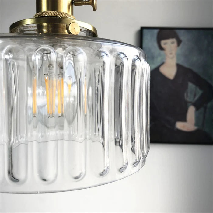 Elegant crystal pendant light, vintage design, perfect for stylish home interiors.