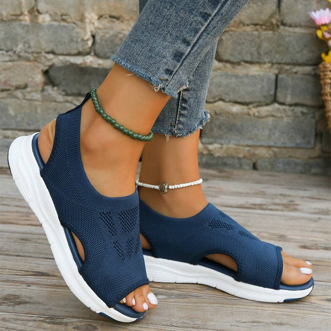 Lightweight women's adjustable orthopedic sandals, ideal for comfortable summer walking.