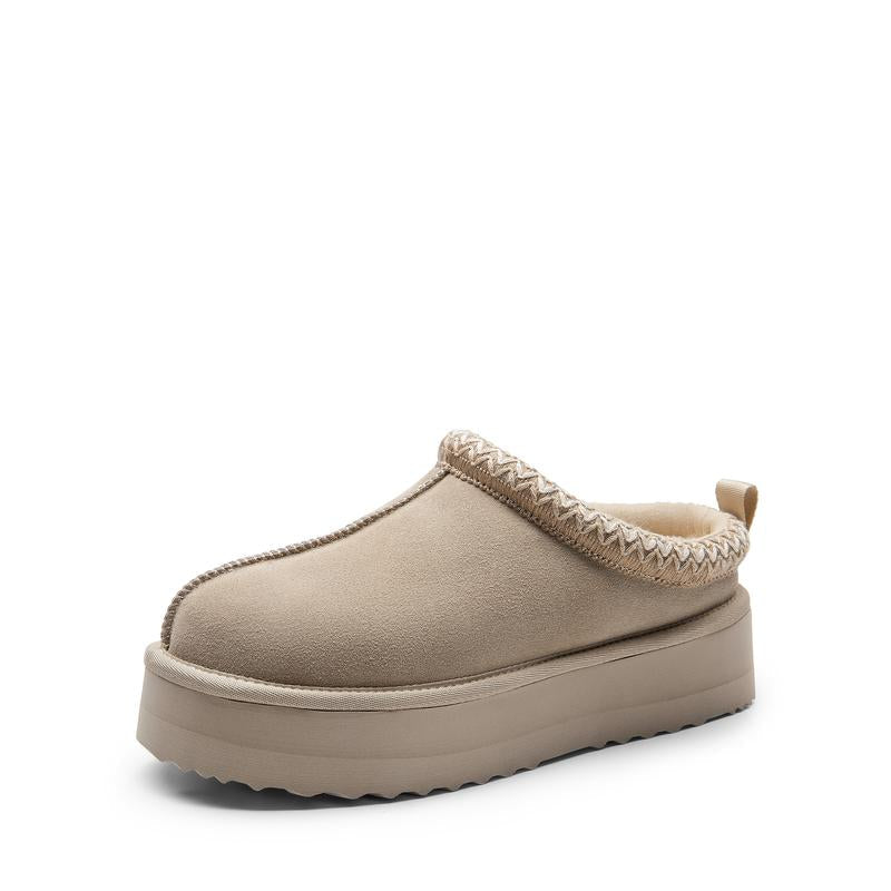 Cozy Alassio platform slippers for women, featuring a plush interior for ultimate home comfort & warmth.