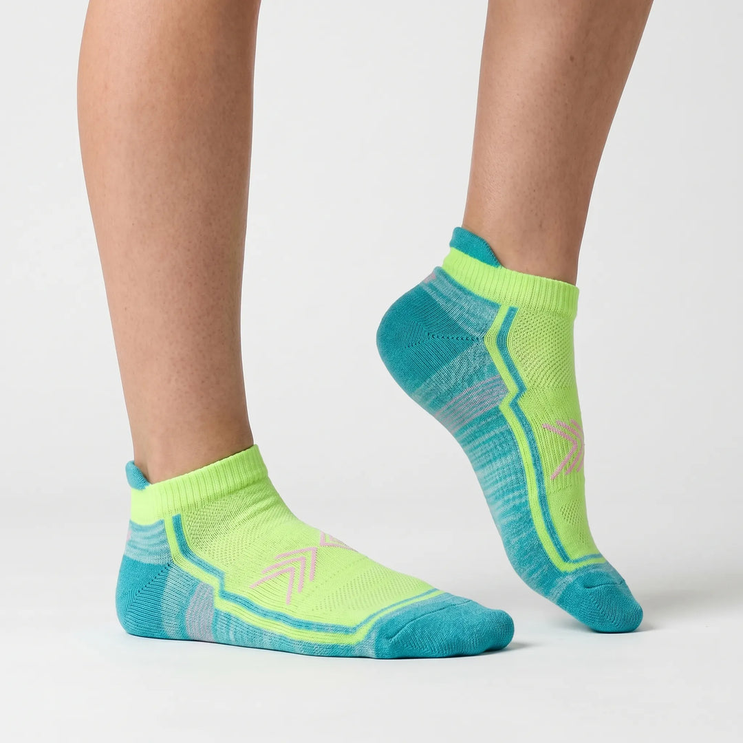 Running women's ankle socks, high-performance athletic wear for active women.