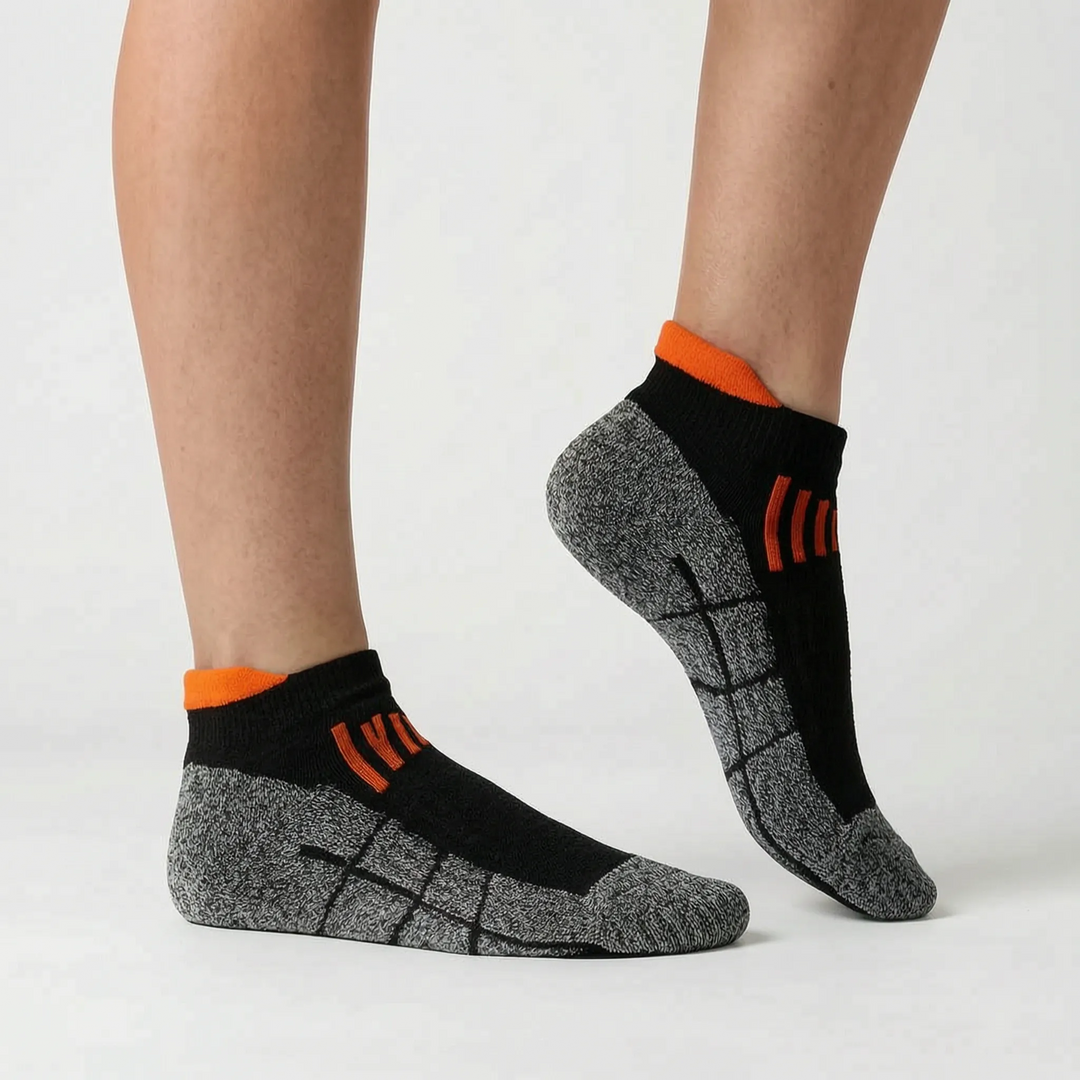 Activewear women's green ankle socks, durable & comfortable for all sports.