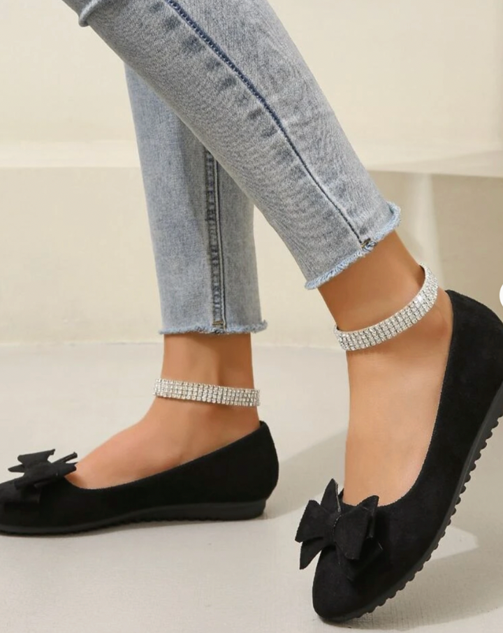 Elegant women's supportive cushioned loafer flats, designed for all-day comfort and walking.