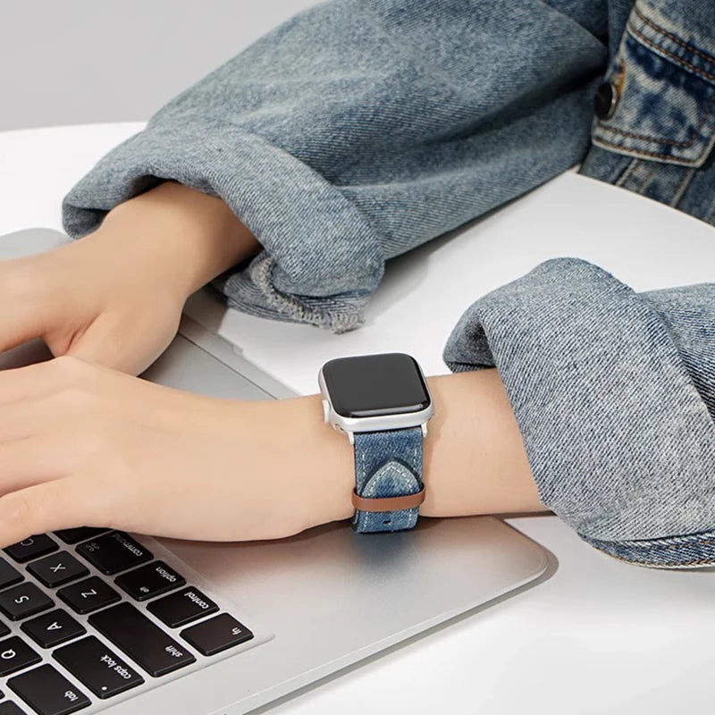 Durable denim strap for women's smartwatches, combining comfort and casual elegance.