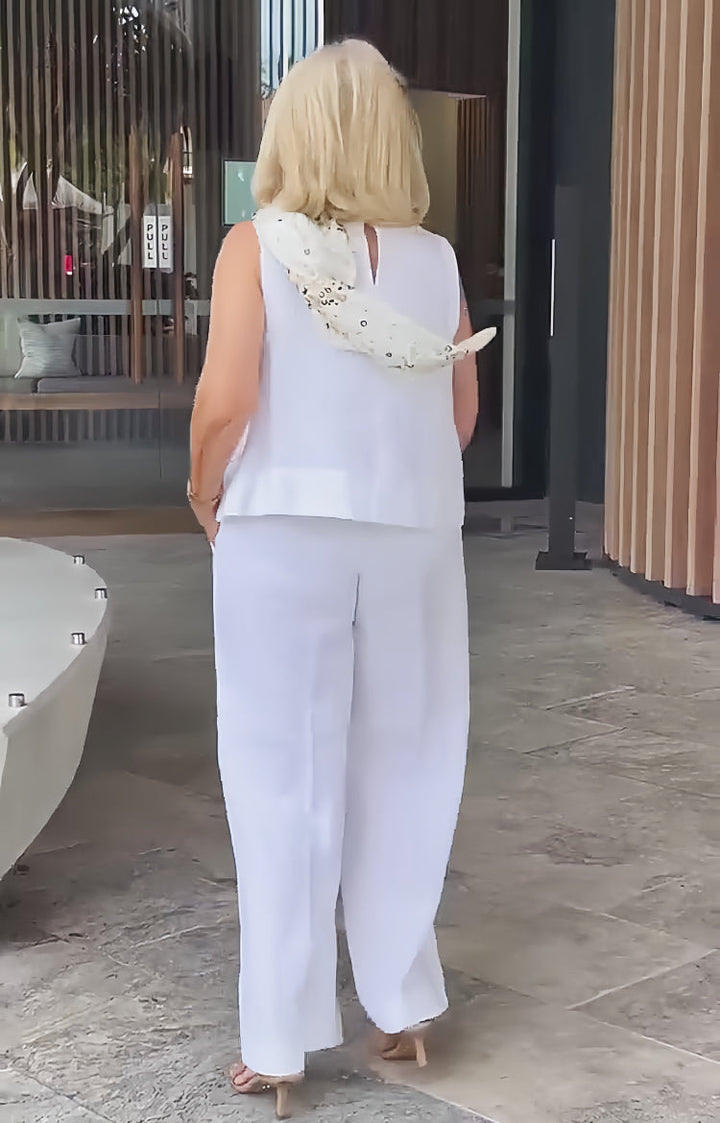 Versatile women's two-piece set, an effortless casual elegant cotton outfit for everyday fashion.