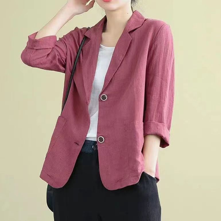 Modern women's single-breasted blazer. Relaxed fit, notch lapel for versatile smart casual, office, or everyday wear.