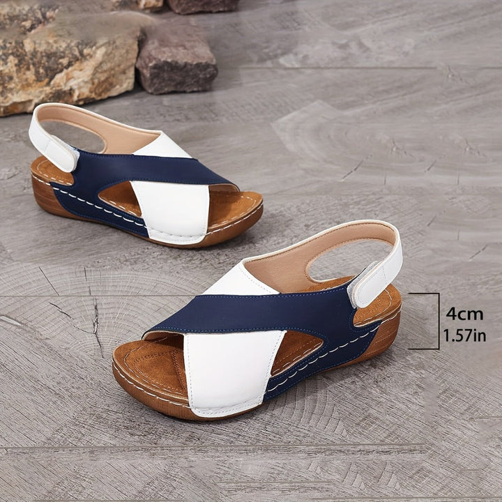 Women's Celia casual sandals, ideal for walking and everyday wear, with ergonomic arch support.