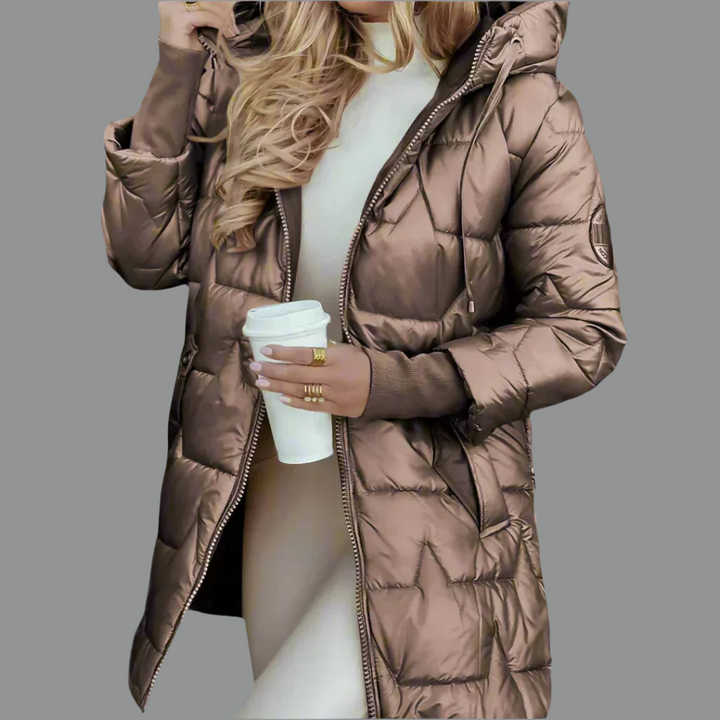 Stylish women's quilted jacket for autumn. Cozy, lightweight & warm, ideal for fall casual wear.