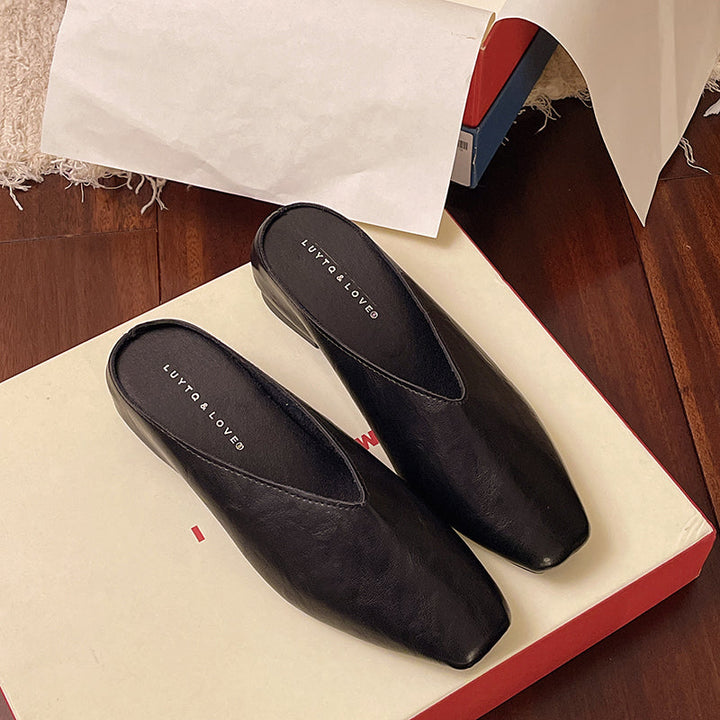 Casual women's slip-on flats, comfortable and versatile for daily fashion and everyday activities.