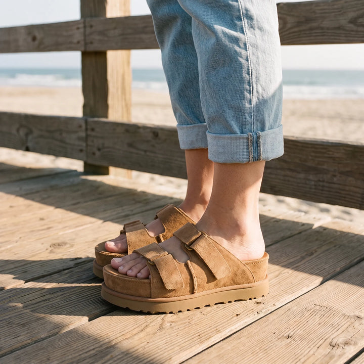Women's chunky platform sandals with adjustable straps & 2.4-inch lift. Perfect for summer casual fashion.
