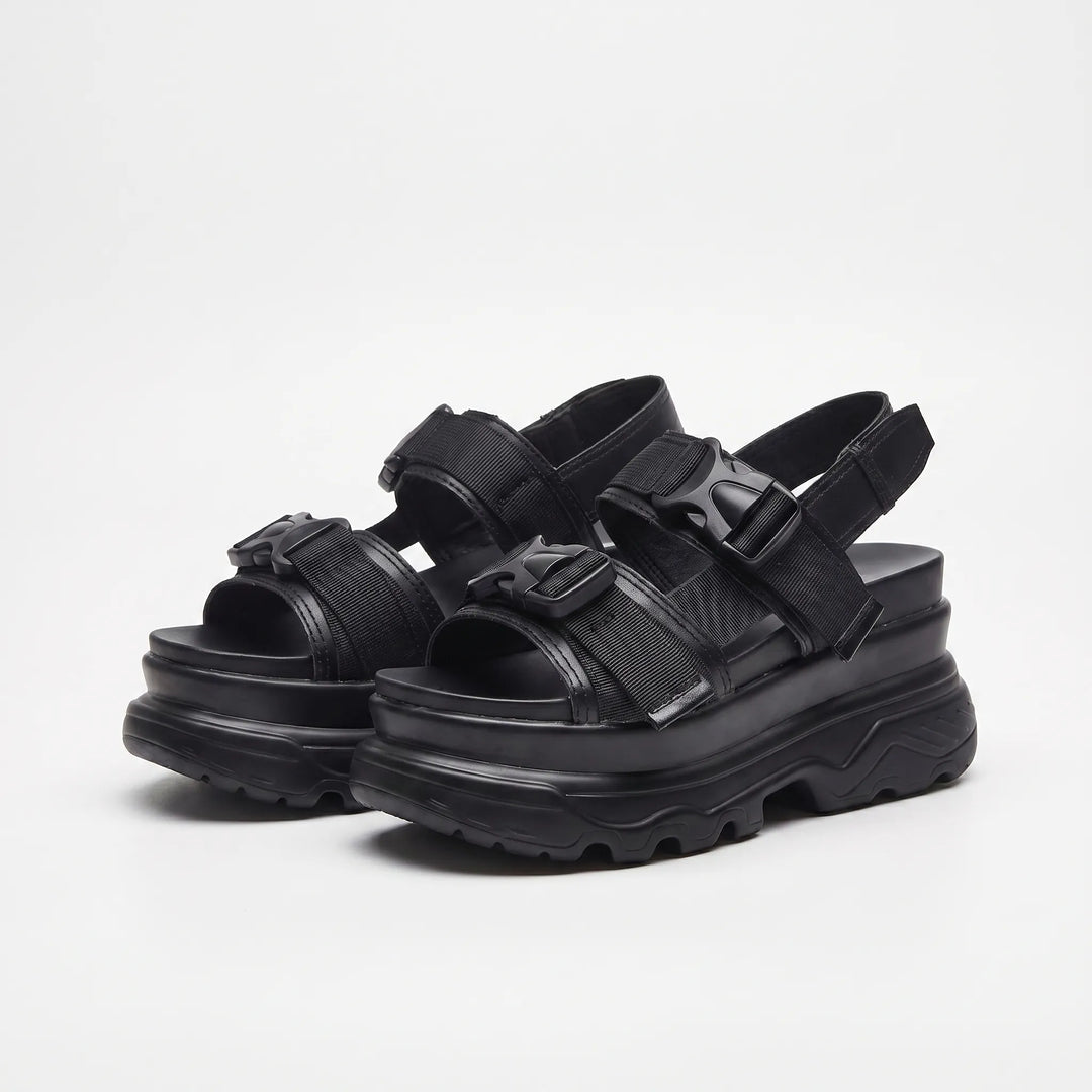 Trendy open-toe women's platform sandals with a comfortable chunky sole, ideal for summer everyday wear.