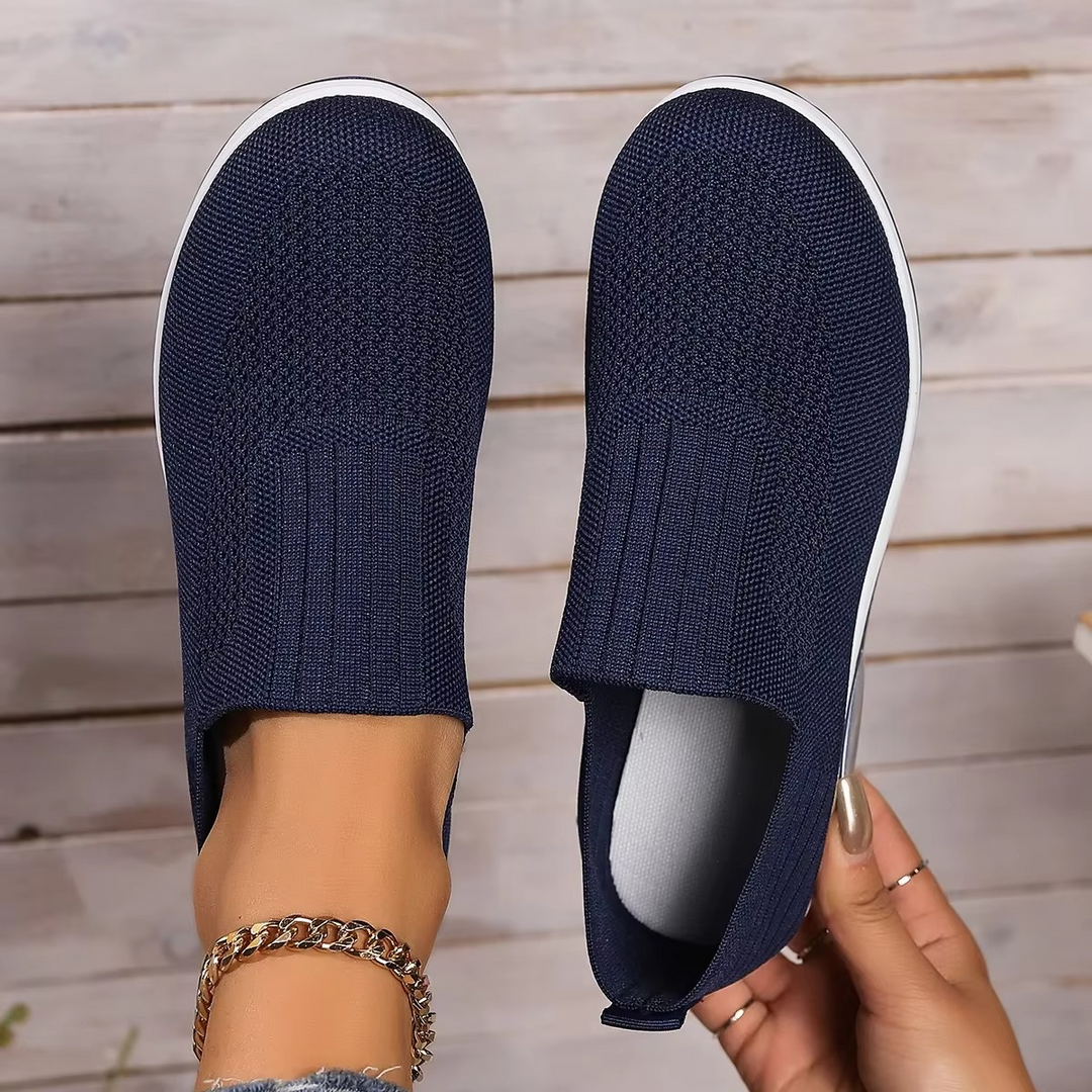 Stylish casual women's athletic sneakers, featuring air-cushion comfort & excellent foot support.