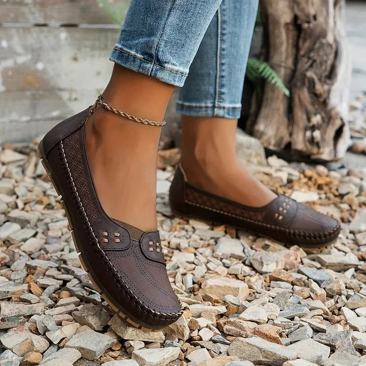 Women's comfortable breathable slip-on loafers, ideal casual flats for daily spring/summer.
