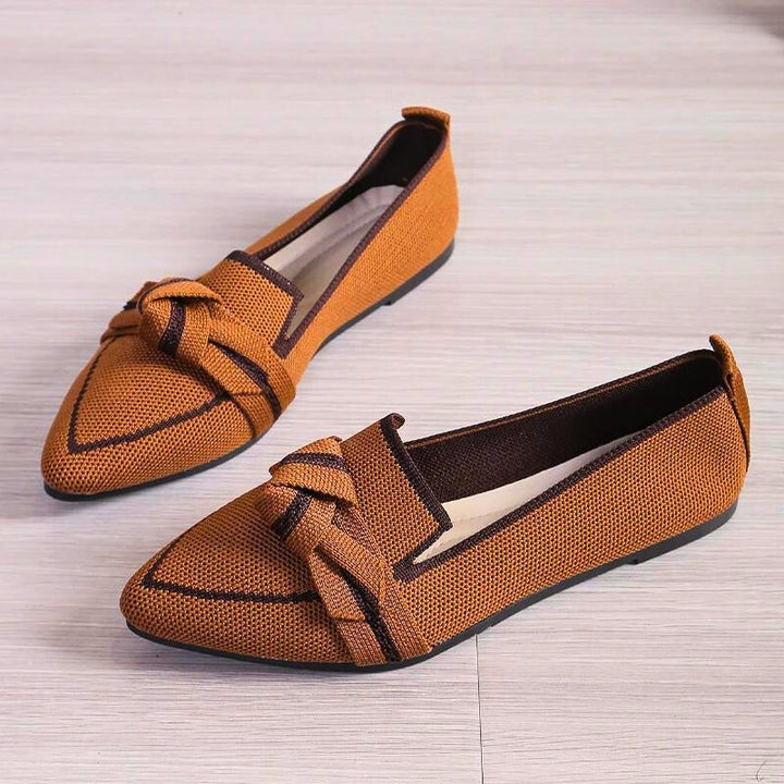 Soft and comfortable women's ballet flats, ideal for daily wear, featuring a stylish twisted toe.