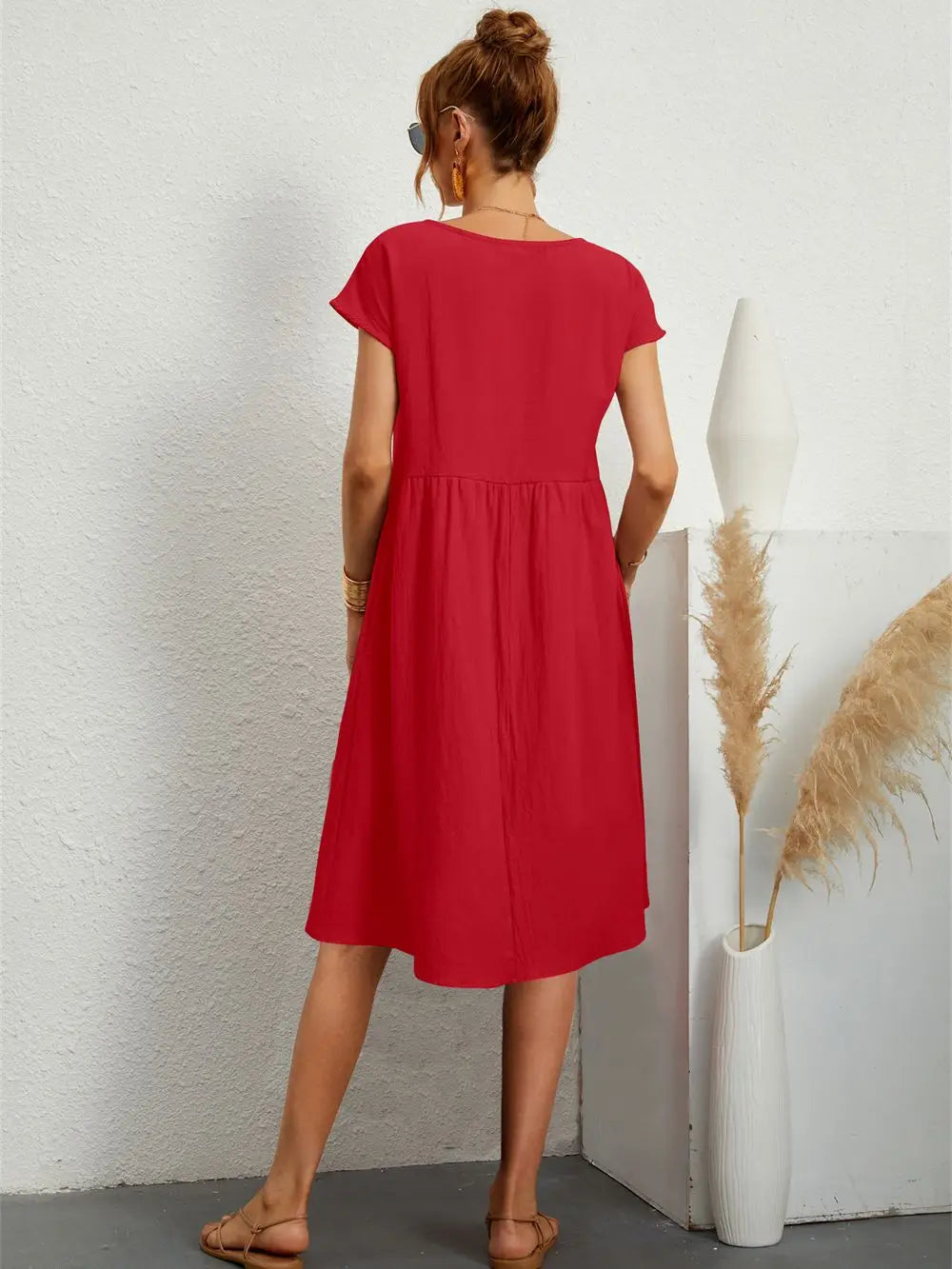 Stylish women's casual pocket dress, an effortlessly chic and comfortable addition to your wardrobe.