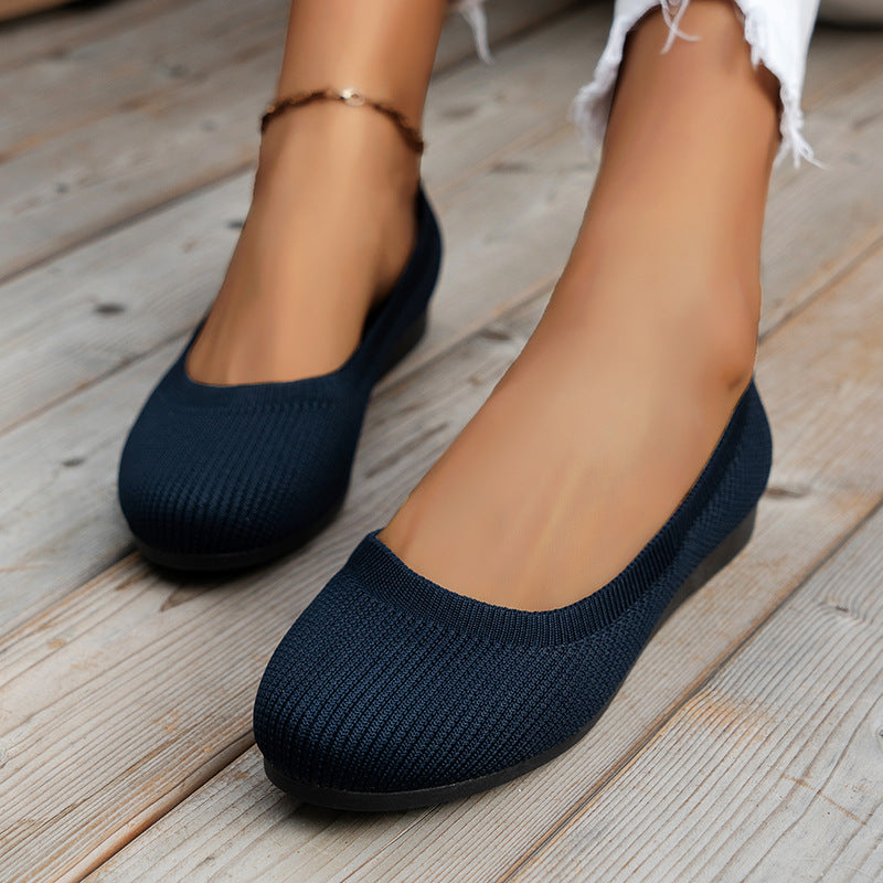 Women's walking shoes: orthopedic flats with incredible comfort and arch support.