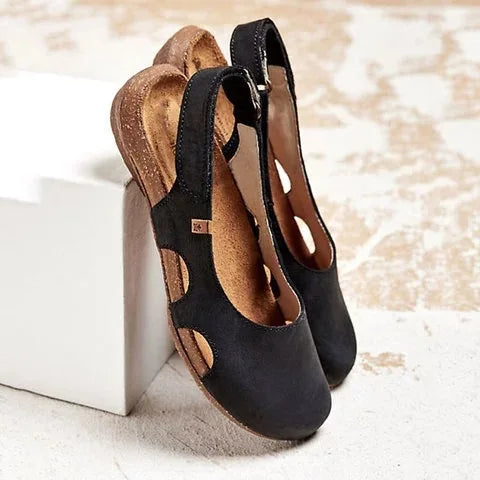 Women's comfortable slingback closed-toe flats for everyday wear. Stylish, versatile casual footwear.