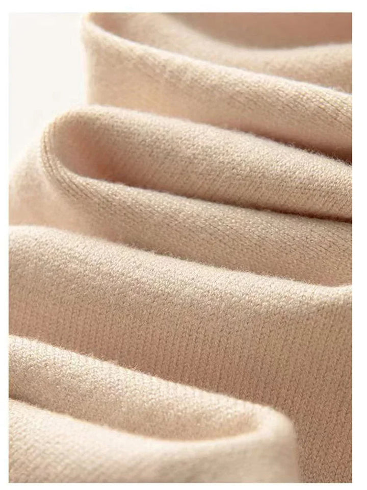 Comfortable women's everyday joggers. Cozy leisure wear with a relaxed fit, ideal for casual activities.