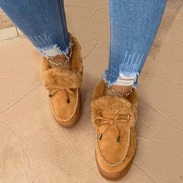 Stylish women's cozy round-toe slip-on shoes. Warm cotton footwear, perfect for winter comfort and everyday wear.