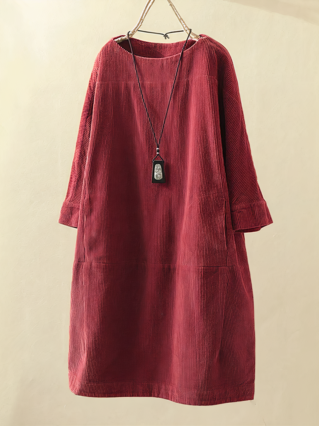 Comfortable women's long-sleeve midi dress with a unique texture & pockets, ideal for casual autumn outfits.