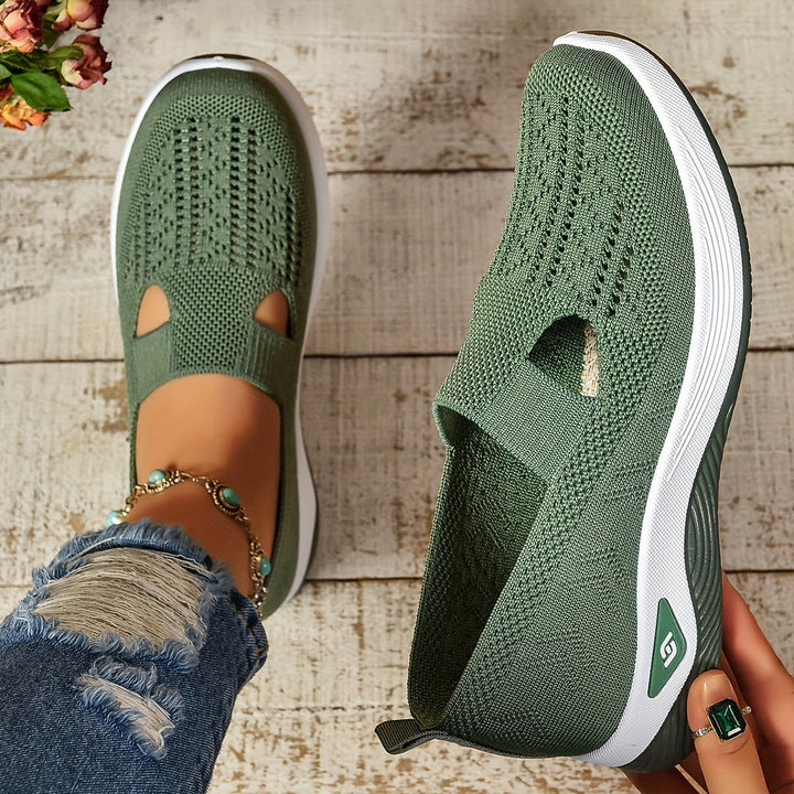 Lightweight women's slip-on sneakers with arch support, ideal for all-day comfort.
