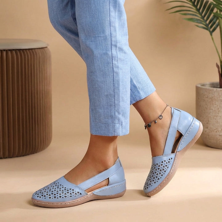Lightweight & breathable women's slip-on loafers, ideal comfort shoes for walking.