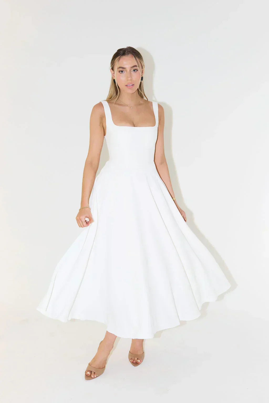 Comfortable & chic women's square neck midi dress, timeless style for versatile occasion wear.
