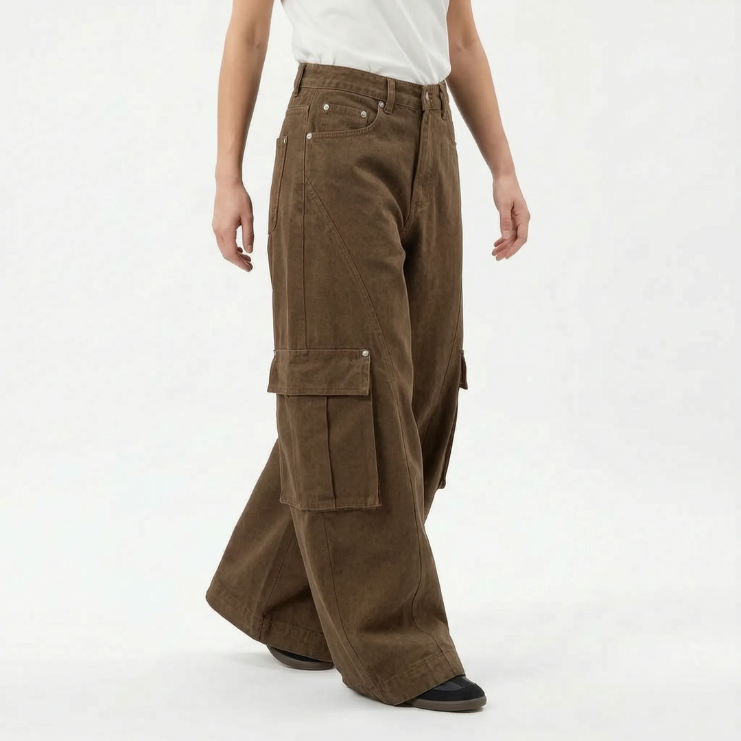 Oversized black women's high-rise baggy wide-leg jeans. Vintage-inspired, comfortable, and perfect for casual fashion outfits.