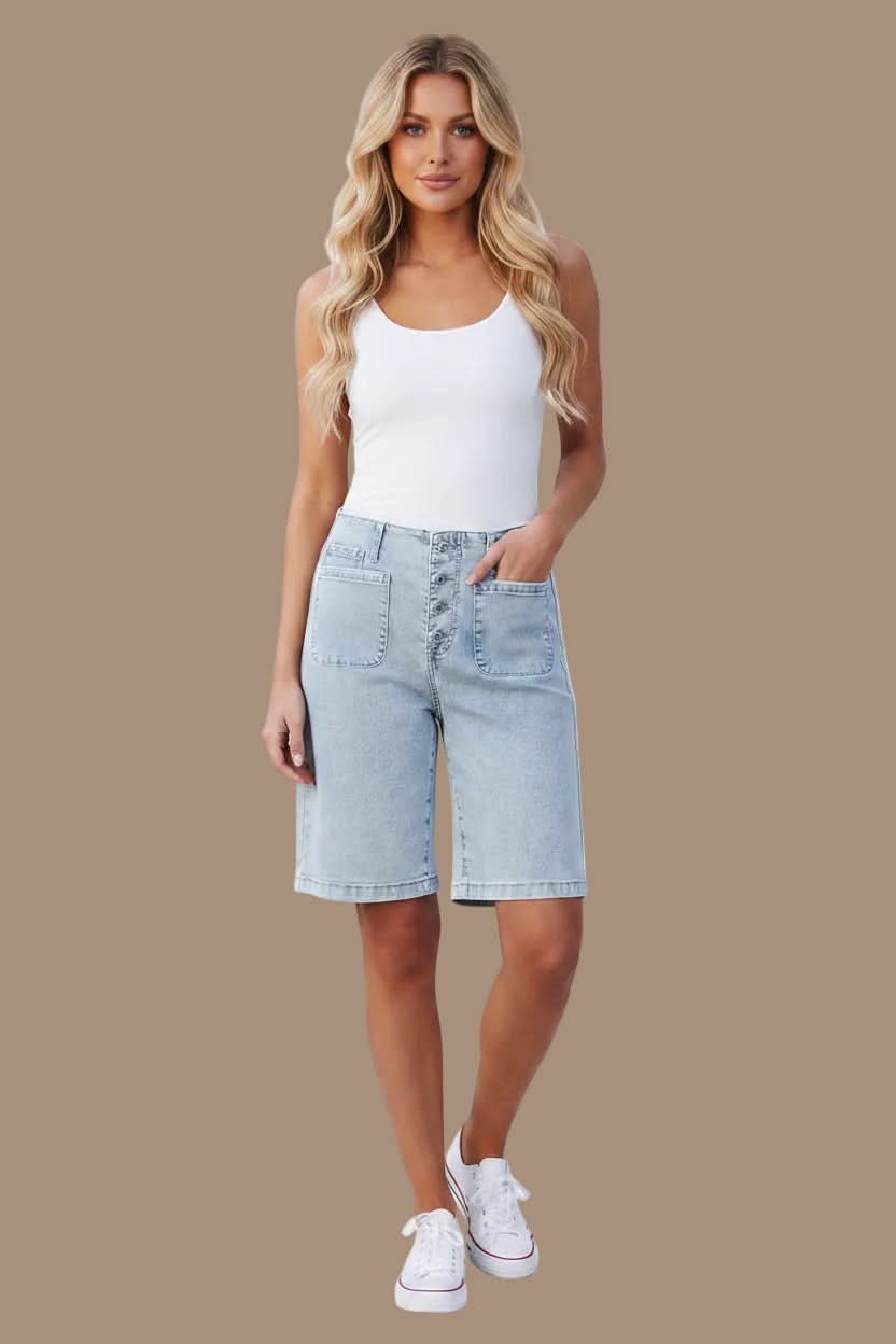 Effortless women's high waist Bermuda shorts for a stylish summer look, combining comfort with versatile appeal.