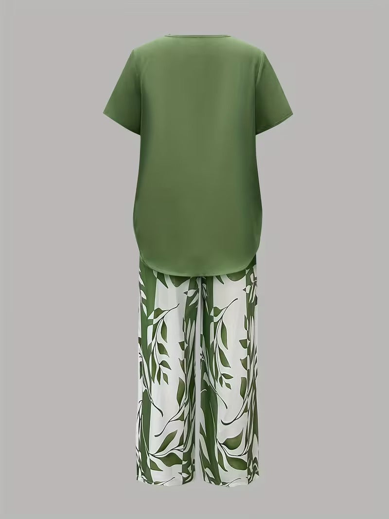 Effortless women's leaf print matching outfit. Short sleeve blouse & comfortable cropped pants.