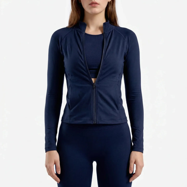 Athletic women's long-sleeve jacket, perfect for flexible workouts & activewear comfort.