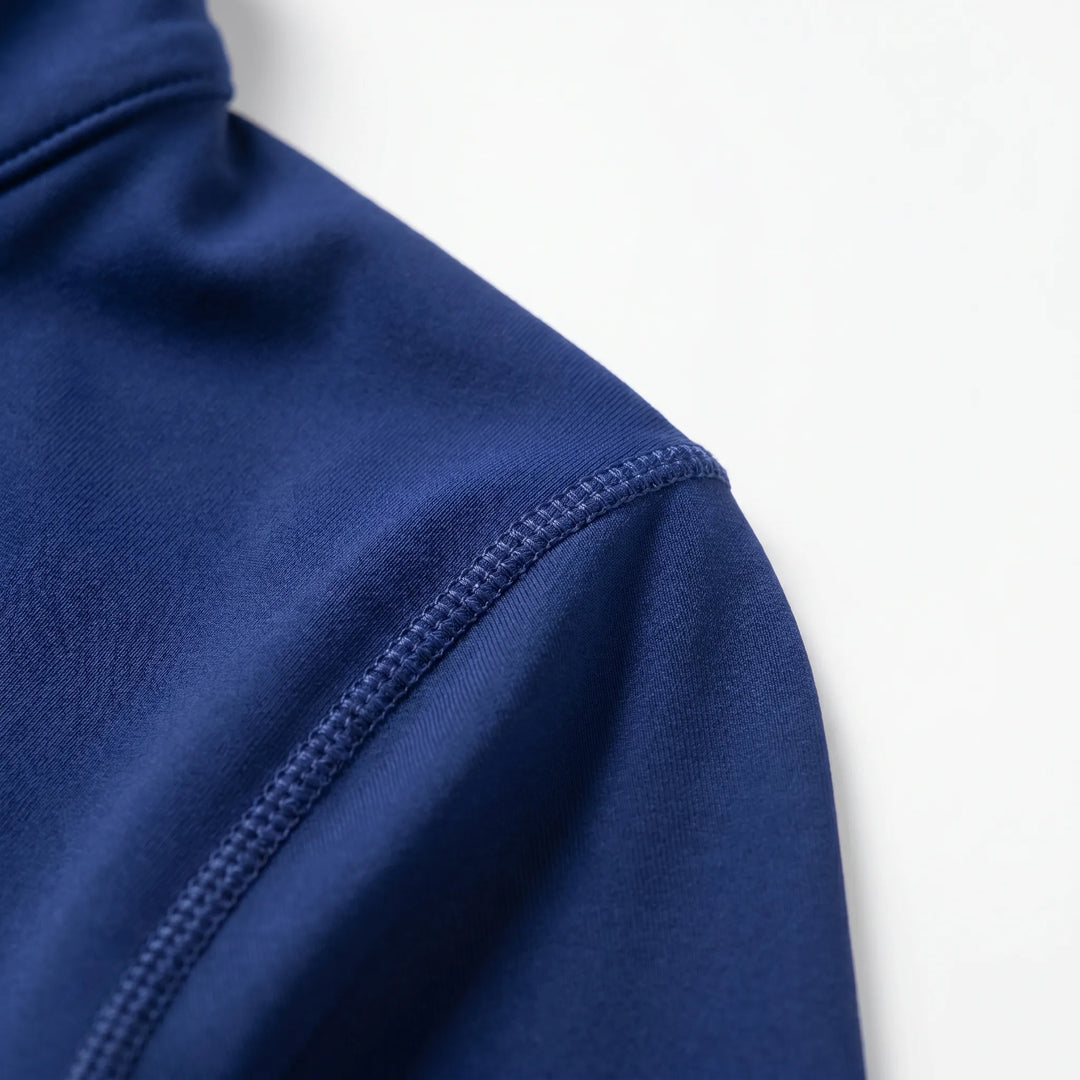 Stylish women's active jacket with long sleeves, ideal for fitness, gym, or athleisure.