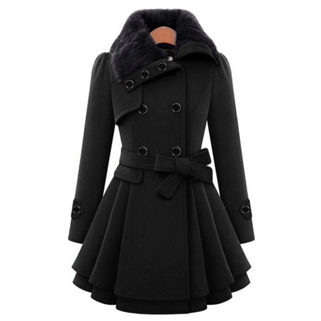Fashion-forward women's long tailored coat with soft collar, a versatile piece for any wardrobe.