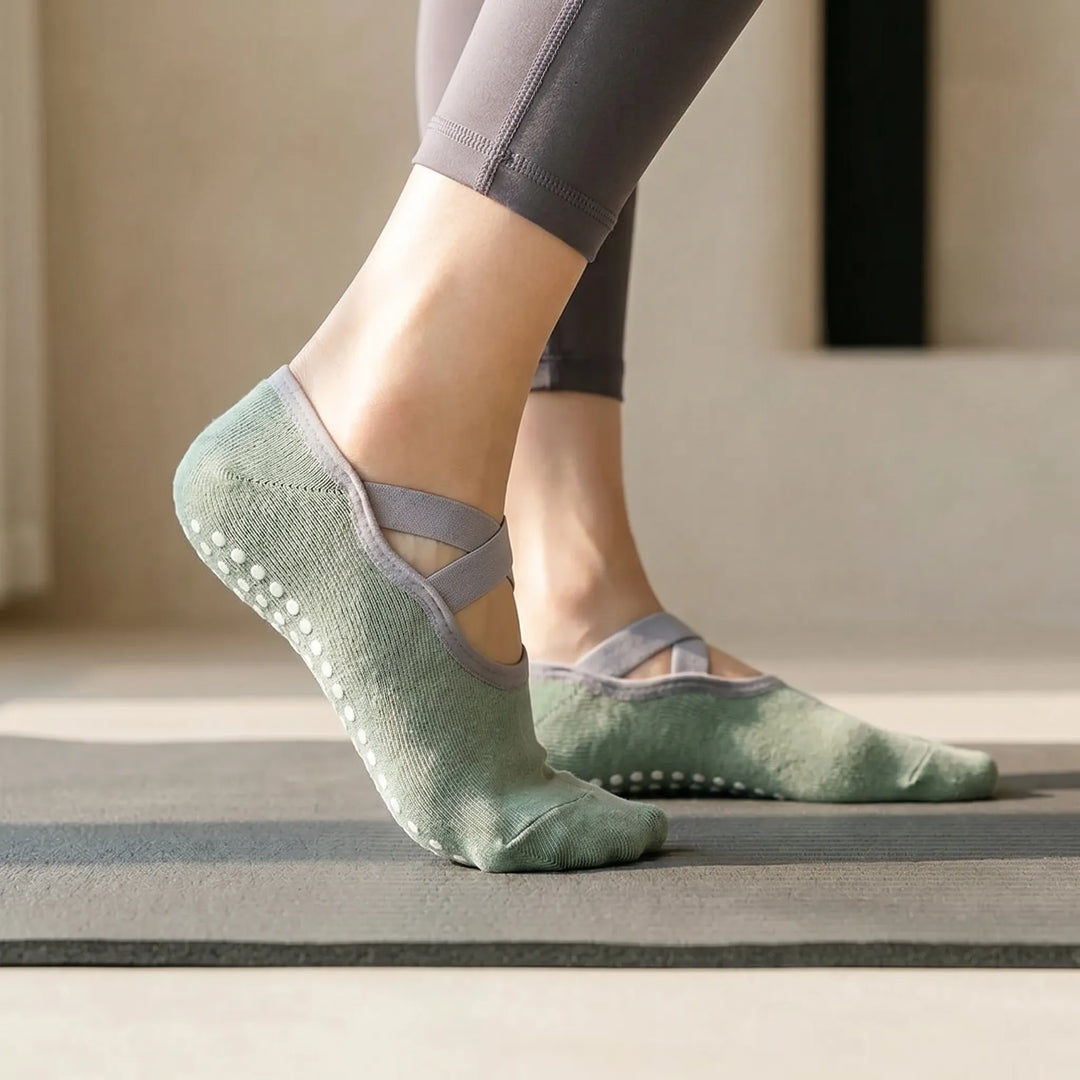 Women's Non-Slip Ballet Studio Grip Socks, ideal for yoga, Pilates, and dance fitness classes.