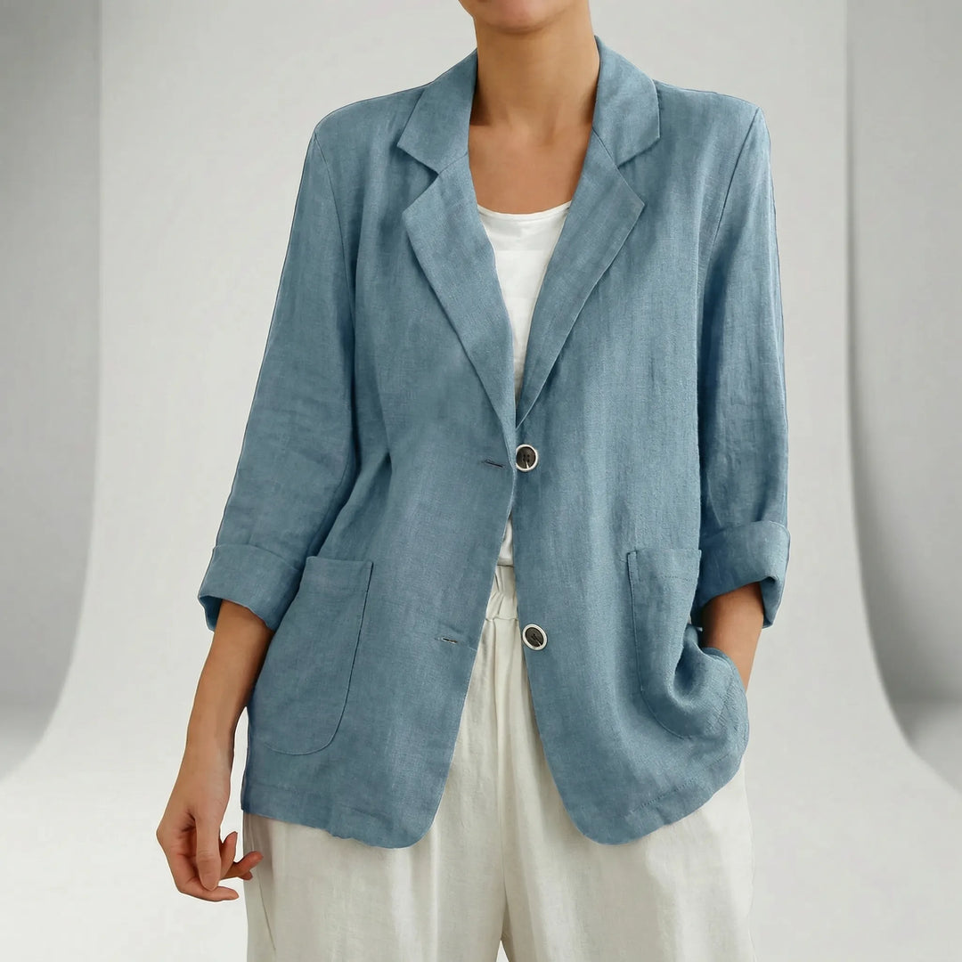 Comfortable & stylish women's relaxed fit blazer with three-quarter sleeves. Perfect lightweight jacket for modern spring looks.